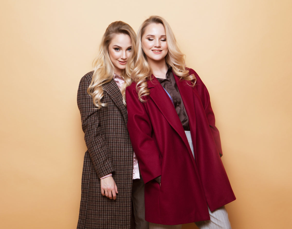 positive-fashion-portrait-of-two-girls